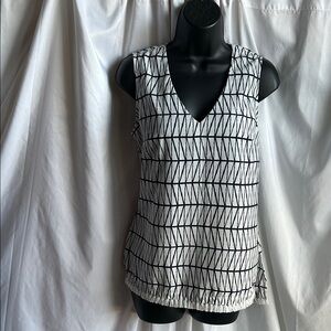 Banana Republic Black and White Patterned Sleeveless Blouse